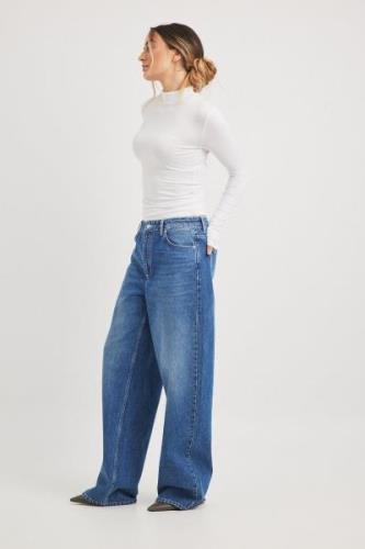 NA-KD Jeans med vide ben og lavt liv - Blue