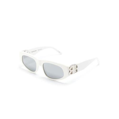 Hvite solbriller med originale tilbehør