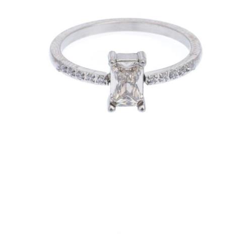 Single Baguette Ring W/Crystals Silver