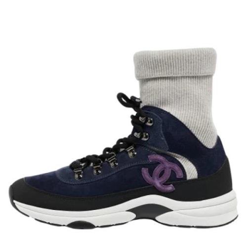 Pre-owned Navy Suede Chanel joggesko