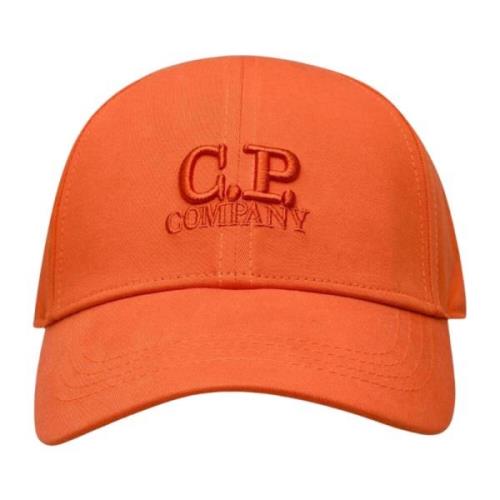 Oransje hatt med visir og brodert logo