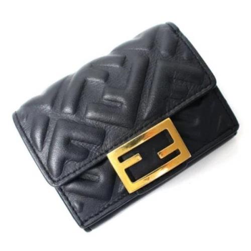 Pre-owned Leather wallets