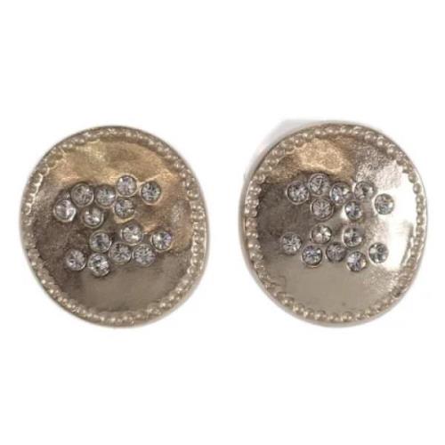 Pre-owned Metal earrings