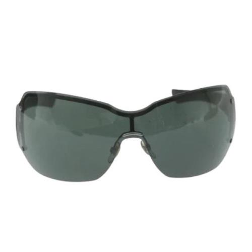 Pre-owned Plastic sunglasses