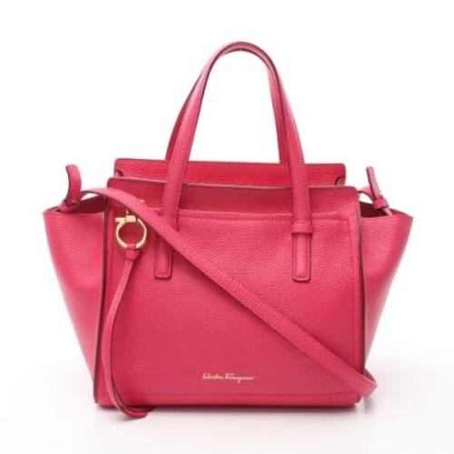 Pre-owned Leather handbags