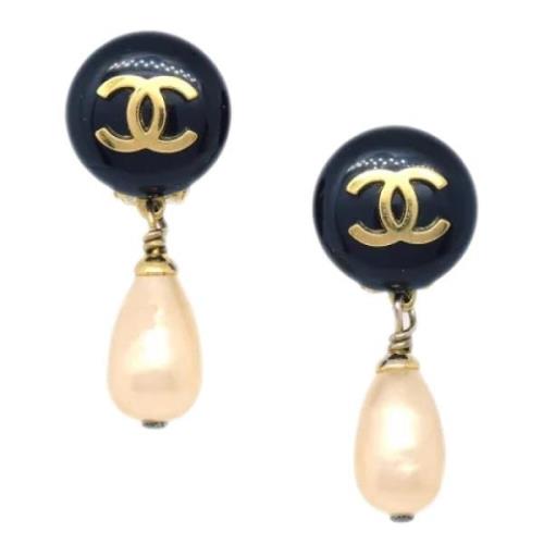 Pre-owned Pearl earrings