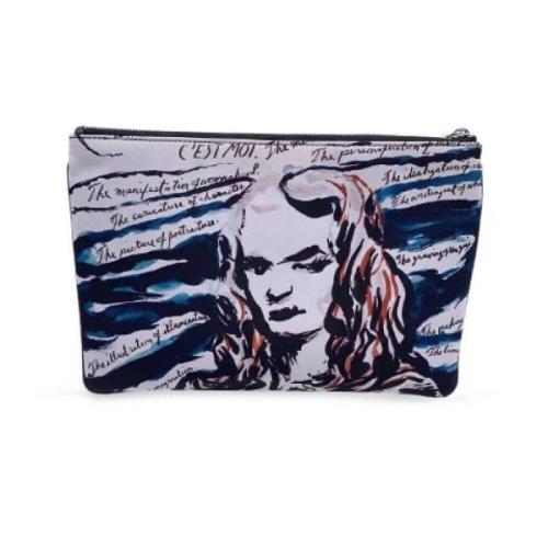 Pre-owned Fabric clutches