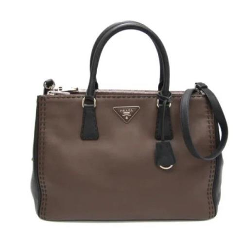 Pre-owned Leather handbags