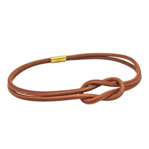 Pre-owned Leather necklaces