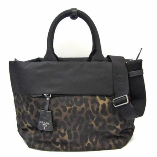 Pre-owned Nylon handbags