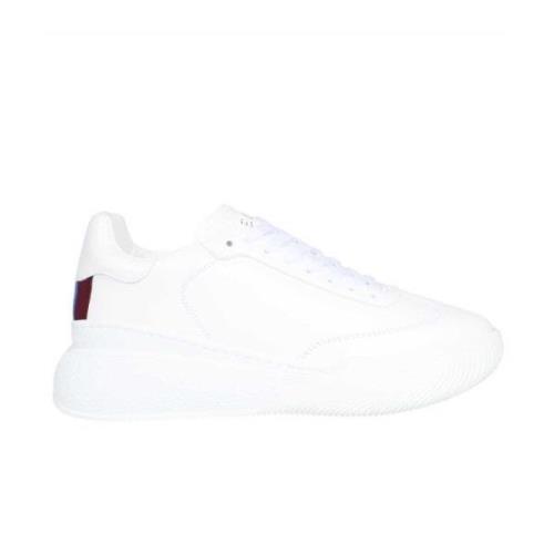 Hvite Skinn Sneakers med Perforert Logo