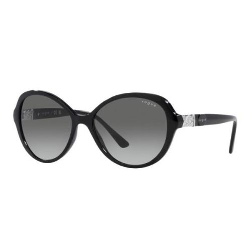 Trendy solbriller med røykfargede linser