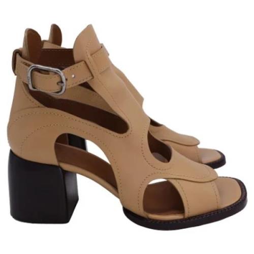 Pre-owned Leather sandals