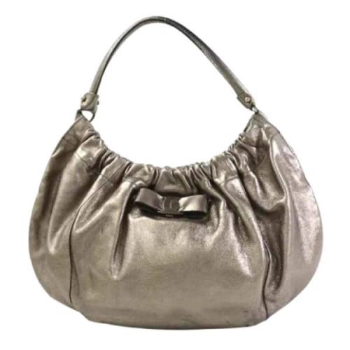 Pre-owned Fabric handbags