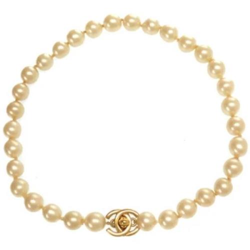 Pre-owned Hvitt perle Chanel halskjede