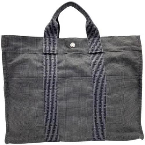 Pre-owned Fabric totes