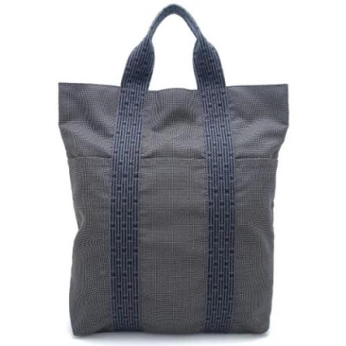 Pre-owned Fabric totes