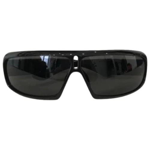 Pre-owned Plastic sunglasses