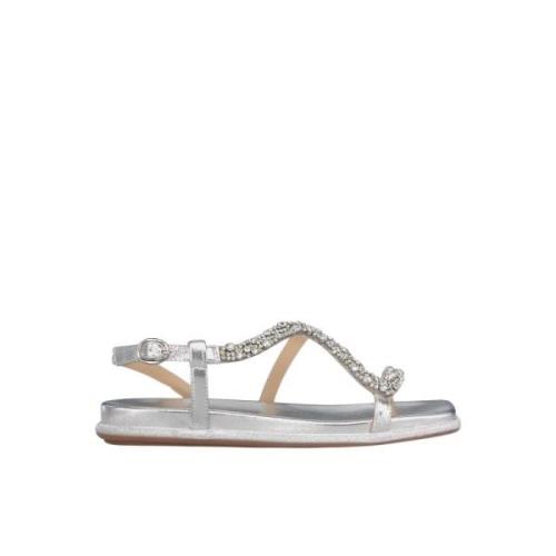 Sandal med blank stropp