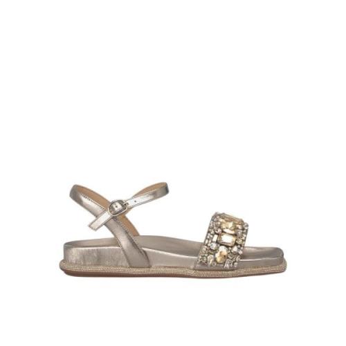 Perlet flat sandal