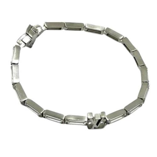 Pre-owned Metal bracelets