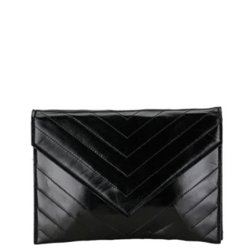 Pre-owned Leather clutches