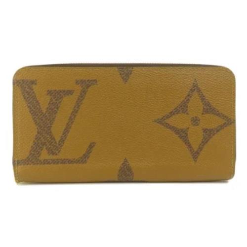 Pre-owned Canvas wallets