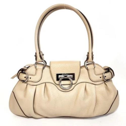 Pre-owned Leather handbags