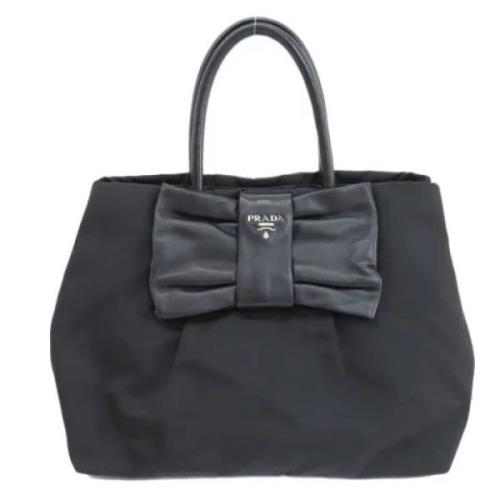 Pre-owned Nylon handbags