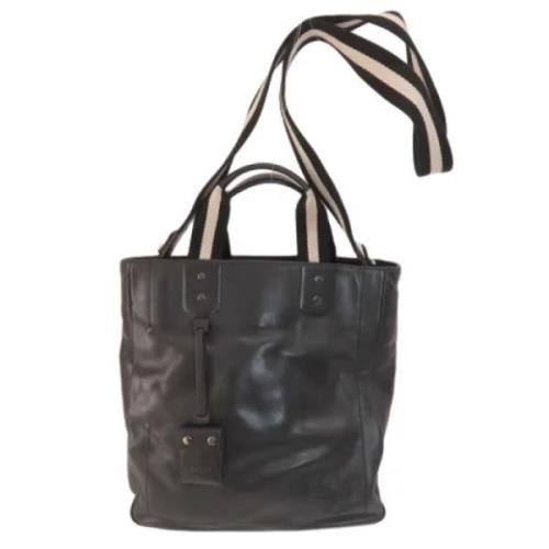 Pre-owned Leather handbags