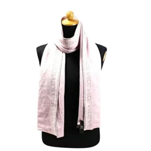 Pre-owned Fabric scarves