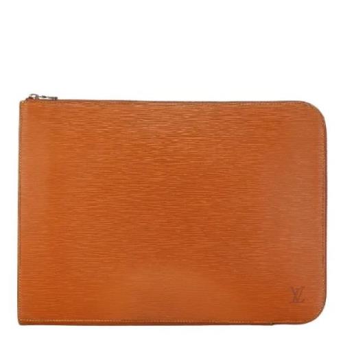 Pre-owned Leather clutches