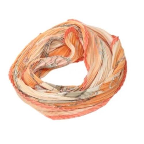 Pre-owned Silk scarves