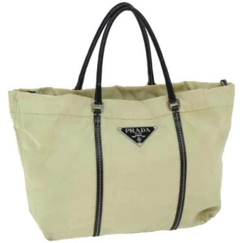 Pre-owned Nylon handbags