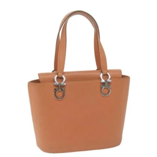 Pre-owned Leather handbags