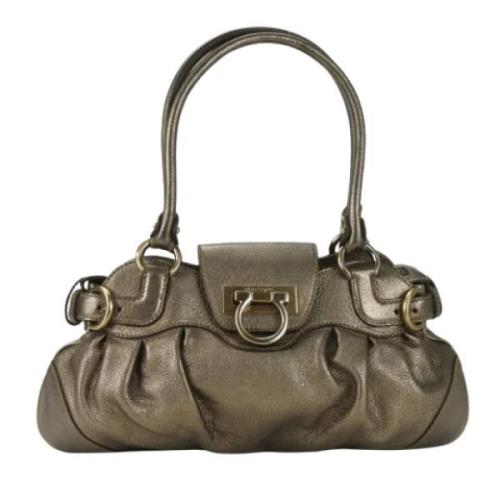 Pre-owned Fabric handbags