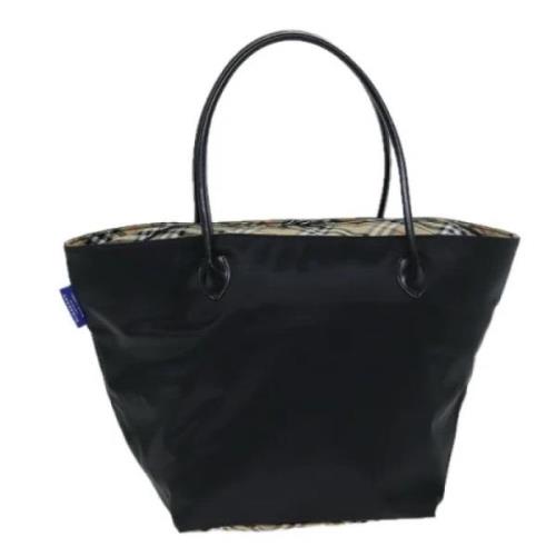 Pre-owned Nylon handbags