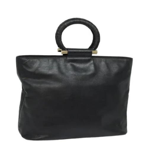 Pre-owned Leather handbags