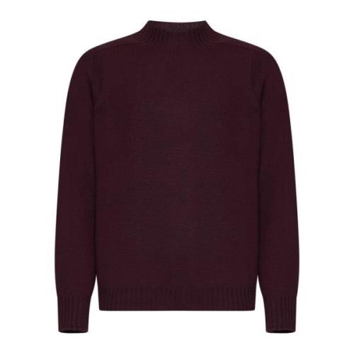 Bordeaux Sweaters for Stilig Look