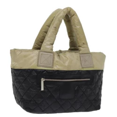 Pre-owned Nylon handbags