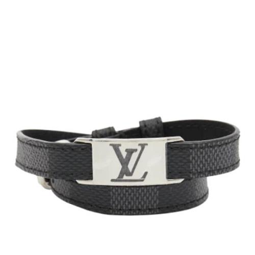 Pre-owned Leather belts