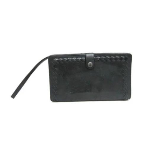 Pre-owned Leather clutches