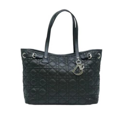 Pre-owned Fabric handbags