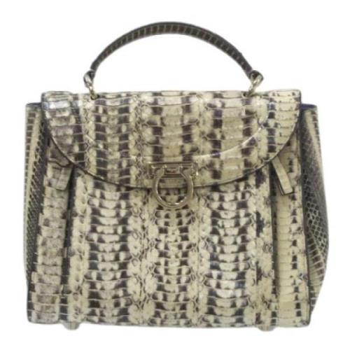 Pre-owned Fabric handbags