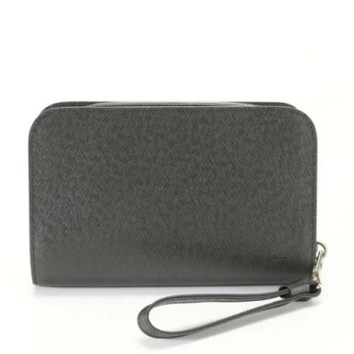 Pre-owned Leather clutches