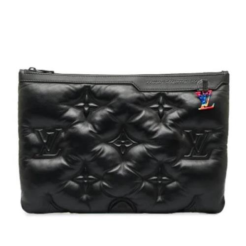 Pre-owned Leather clutches