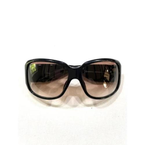 Pre-owned Plastic sunglasses