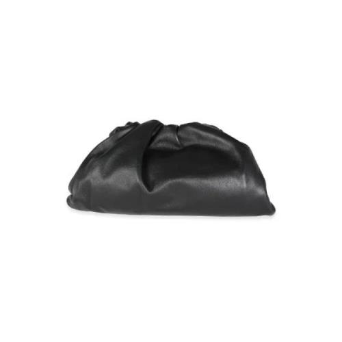 Pre-owned Leather clutches