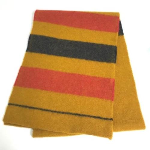 Pre-owned Wool scarves