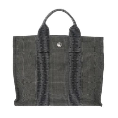 Pre-owned Canvas handbags